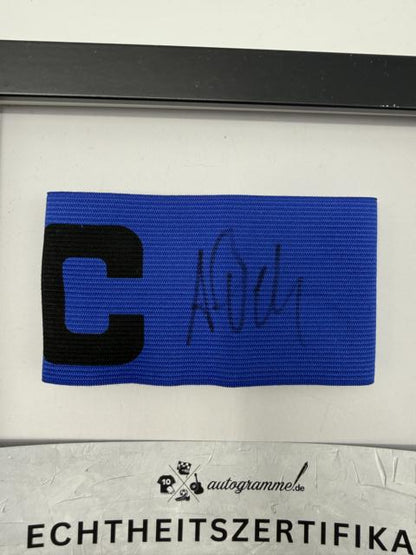 Kapitänsbinde Armin Veh signiert im Rahmen VfB Stuttgart Autogramm