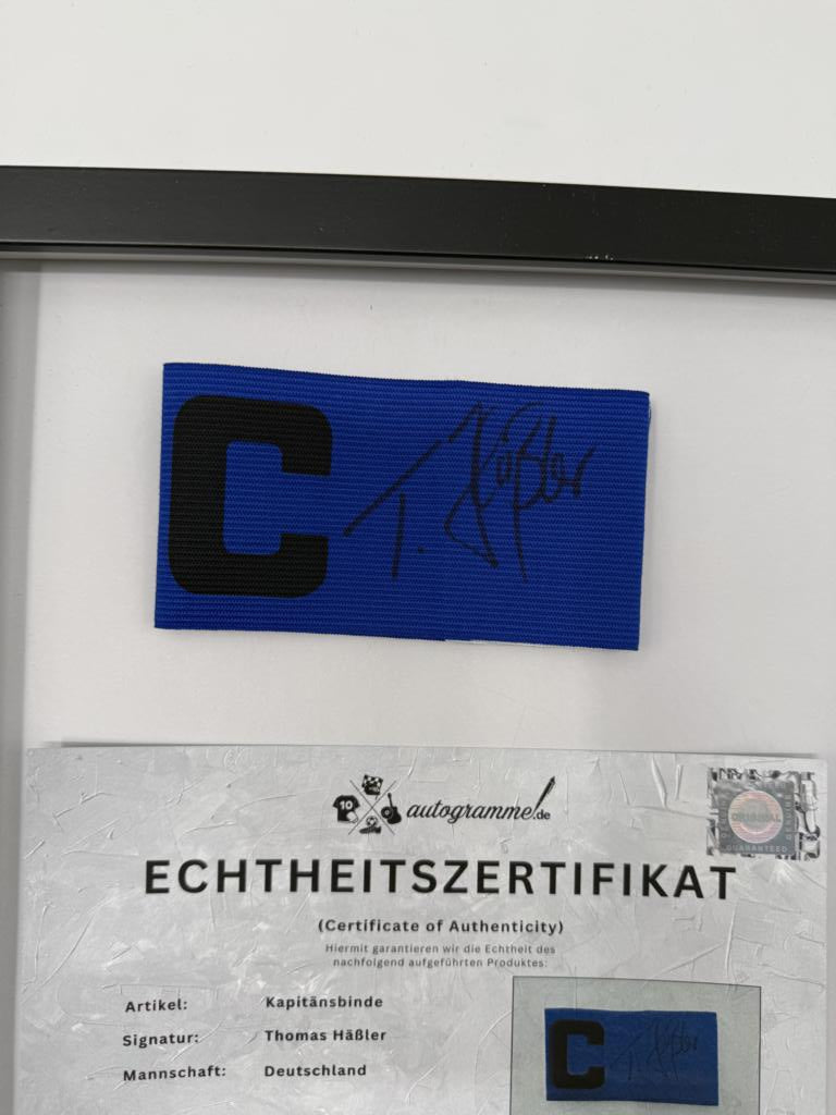 Kapitänsbinde Thomas Häßler signiert im Rahmen DFB Fußball Autogramm neu