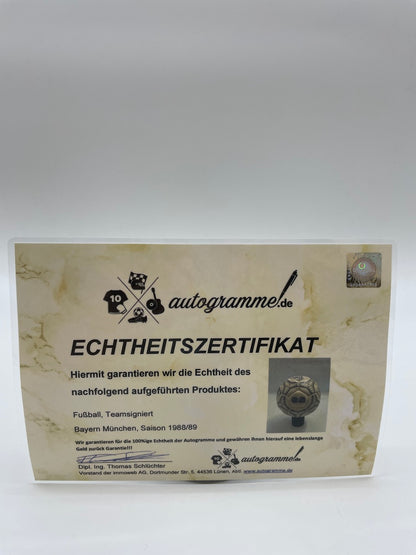 FC Bayern Football team signed 1988/1989 Signature of autograph 32 ball signed