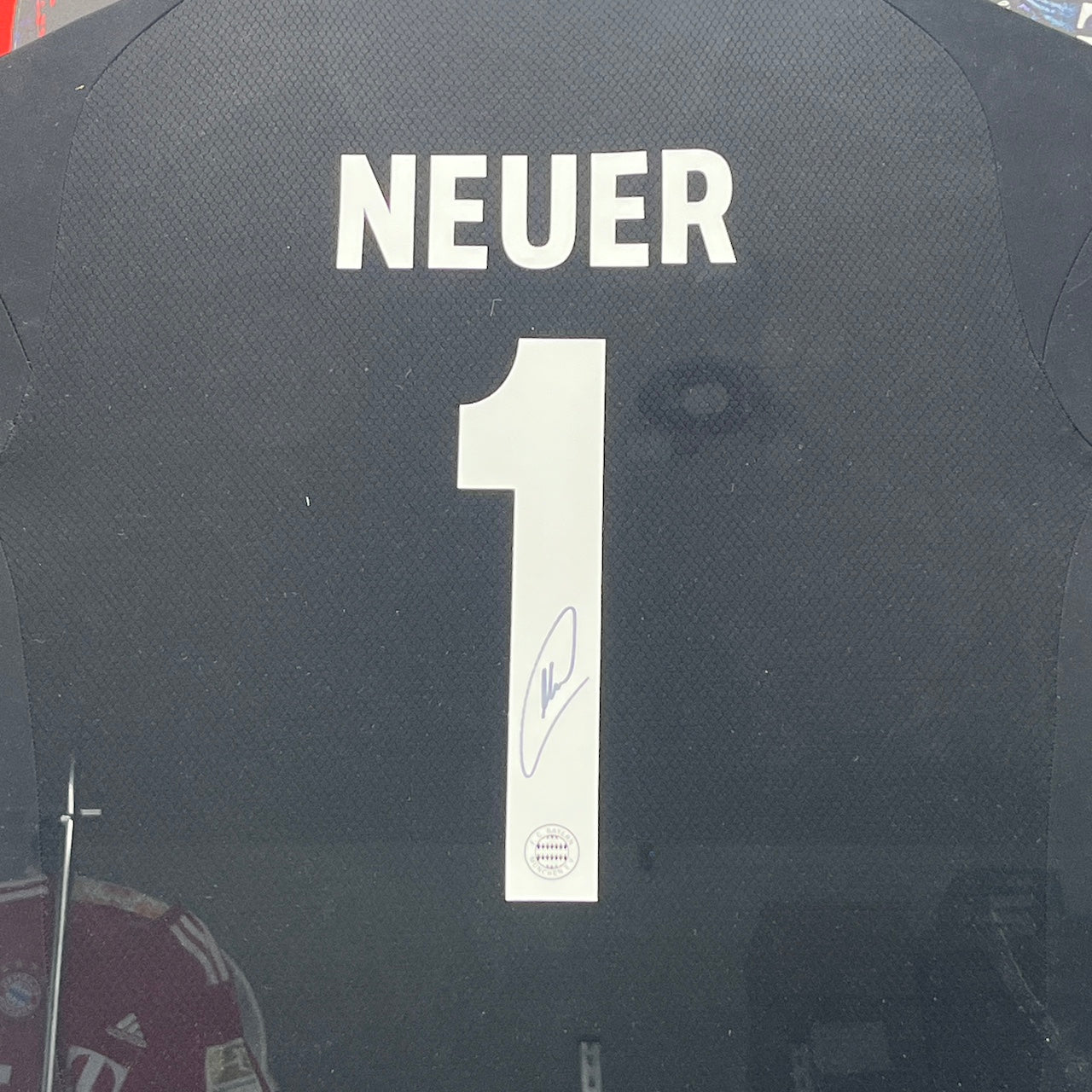 Bayern München Trikot Manuel Neuer signiert im Nielsen-Rahmen COA Adidas