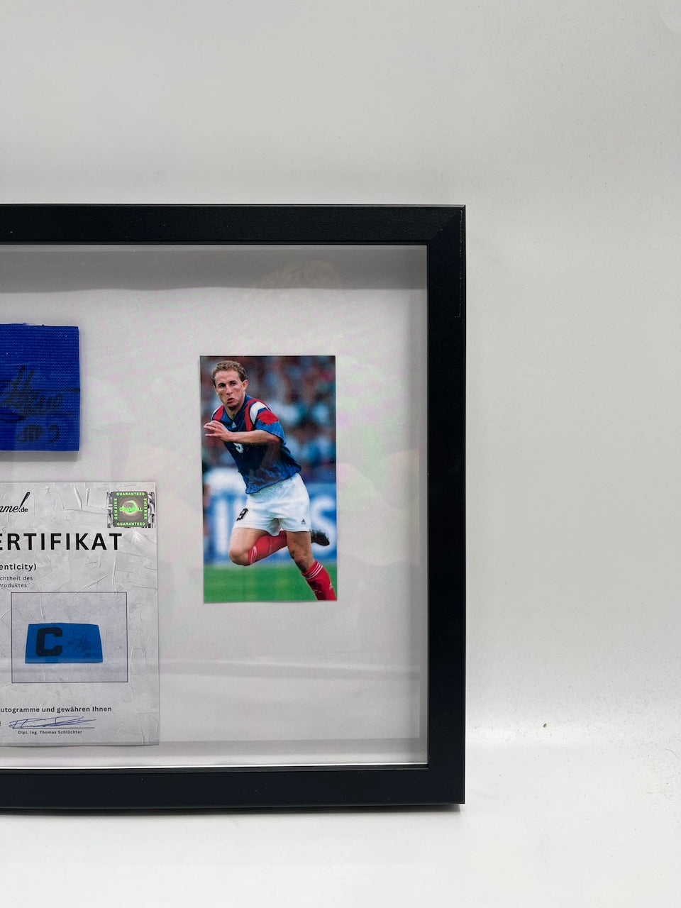 Kapitänsbinde Jean-Pierre Papin signiert im Rahmen Frankreich Autogramm COA