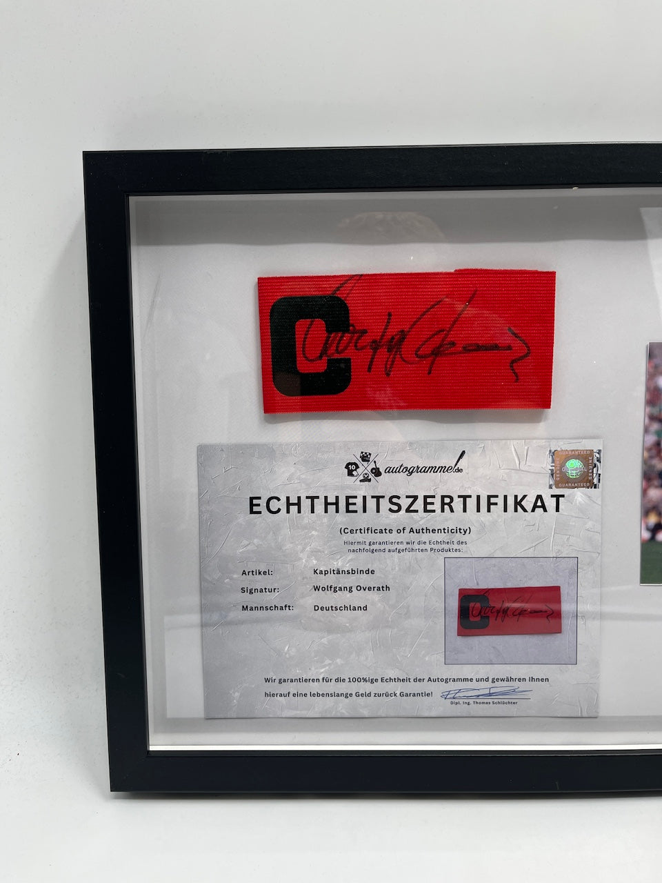 Kapitänsbinde Wolfgang Overath signiert im Rahmen DFB Fußball Autogramm COA