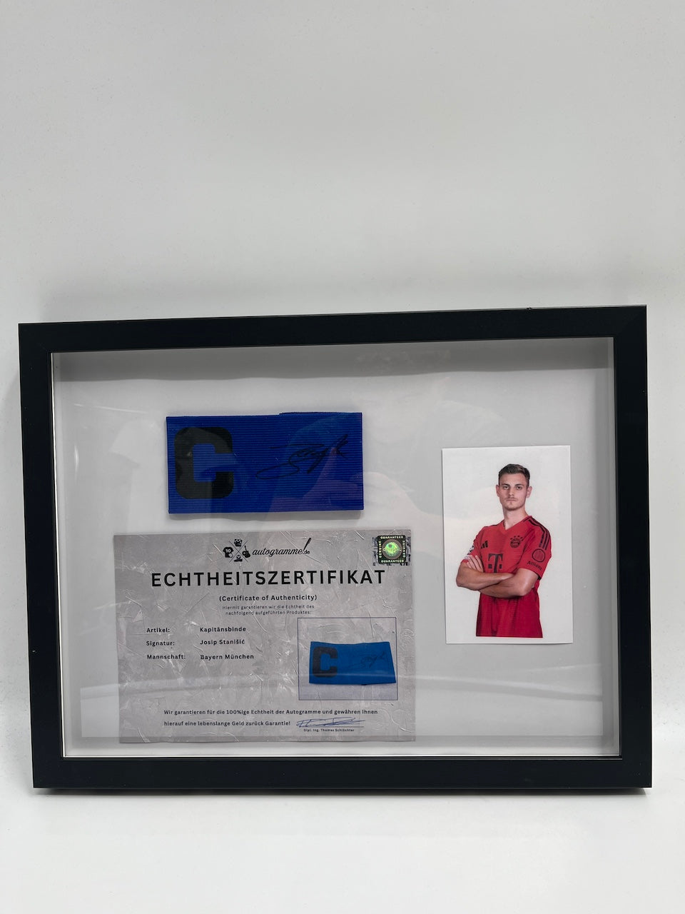 Captain's armband Josip Stanisic signed in a Bayern Munich frame autograph COA