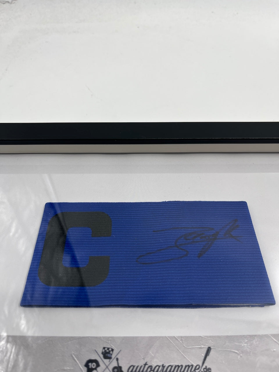 Captain's armband Josip Stanisic signed in a Bayern Munich frame autograph COA