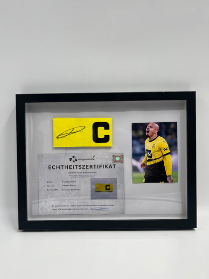 Captain's armband Donyell Malen signed in a Borussia Dortmund autograph COA frame