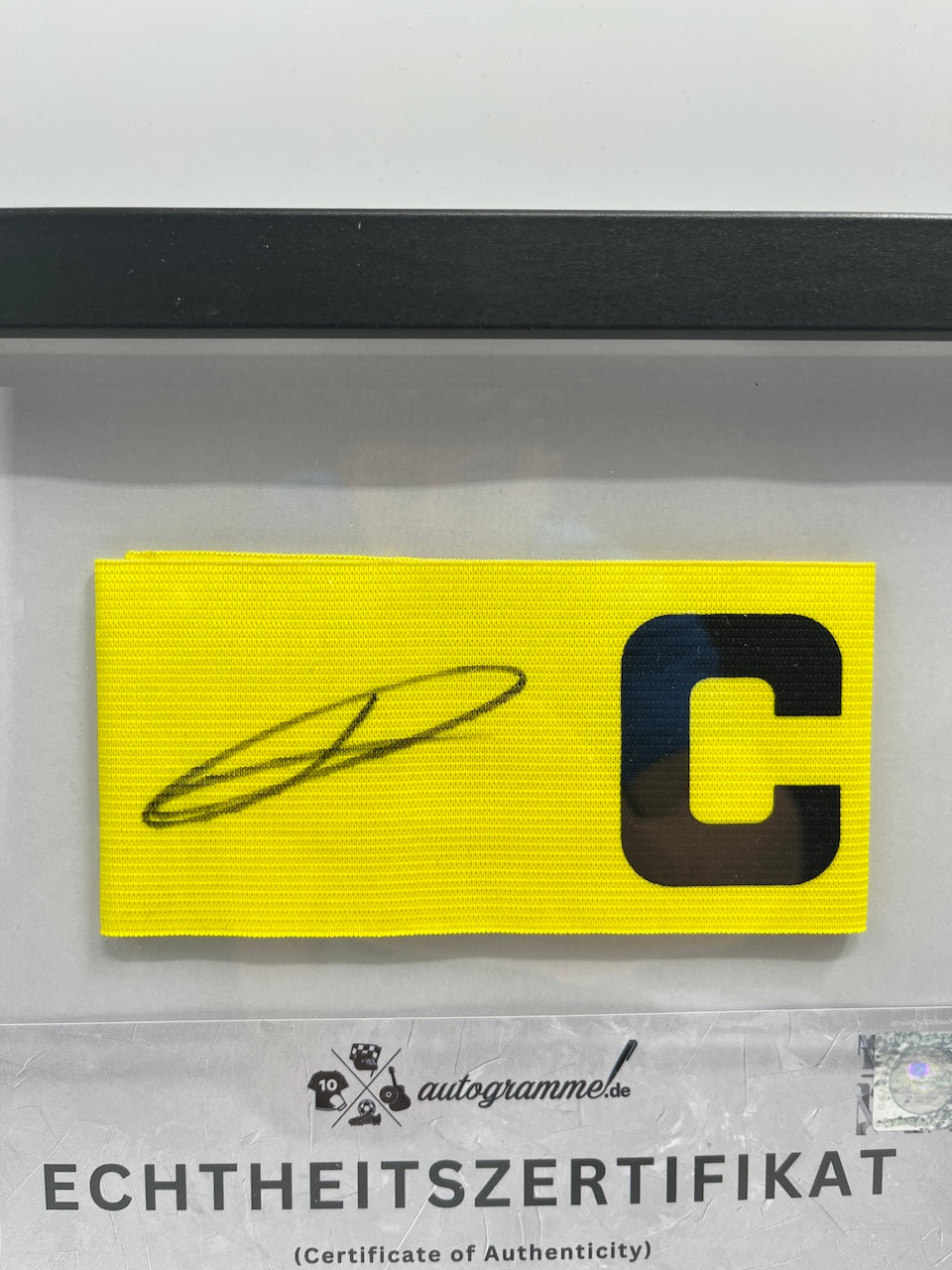 Captain's armband Donyell Malen signed in a Borussia Dortmund autograph COA frame