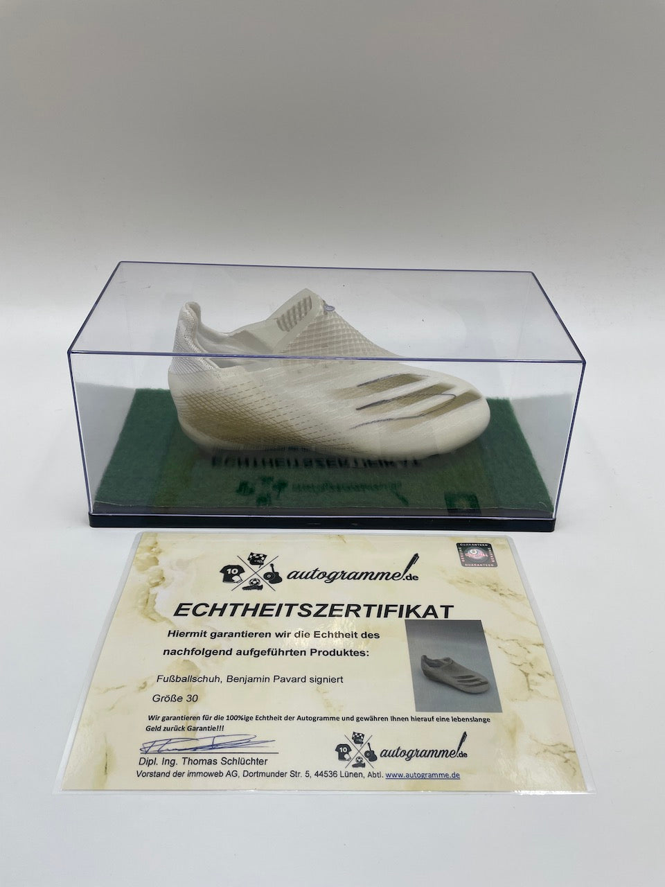 Football shoe Benjamin Pavard signed football Bavaria autograph Bundesliga new