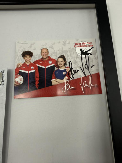 Kapitänsbinde Hans Dorfner signiert im Rahmen FC Bayern München Autogramm