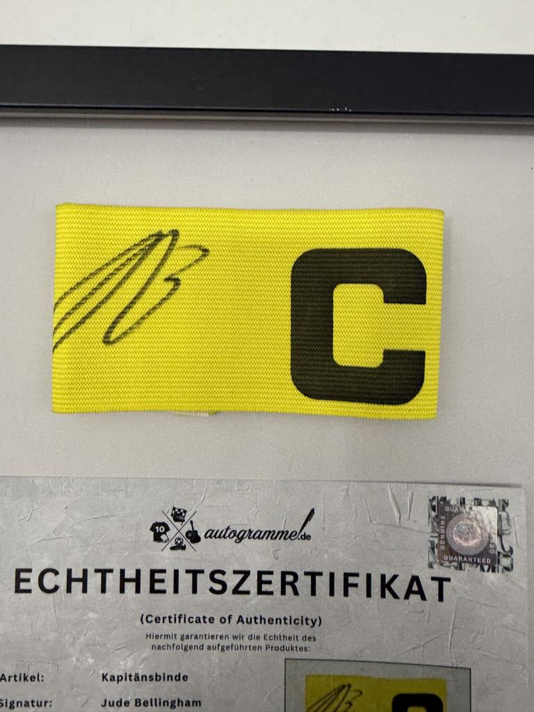 Kapitänsbinde Jude Bellingham signiert im Rahmen Borussia Dortmund COA Autogramm