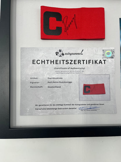 Kapitänsbinde Karl-Heinz Rummenigge signiert im Rahmen DFB Autogramm COA