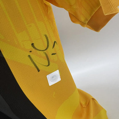 Borussia Dortmund Sondertrikot Carney Chuckwuemeka signiert Autogramm Puma BVB L