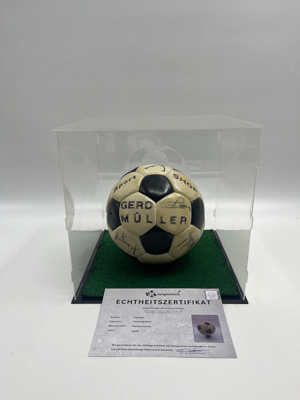 Football team signed 1974 in display case DFB autograph COA ball Gerd Müller