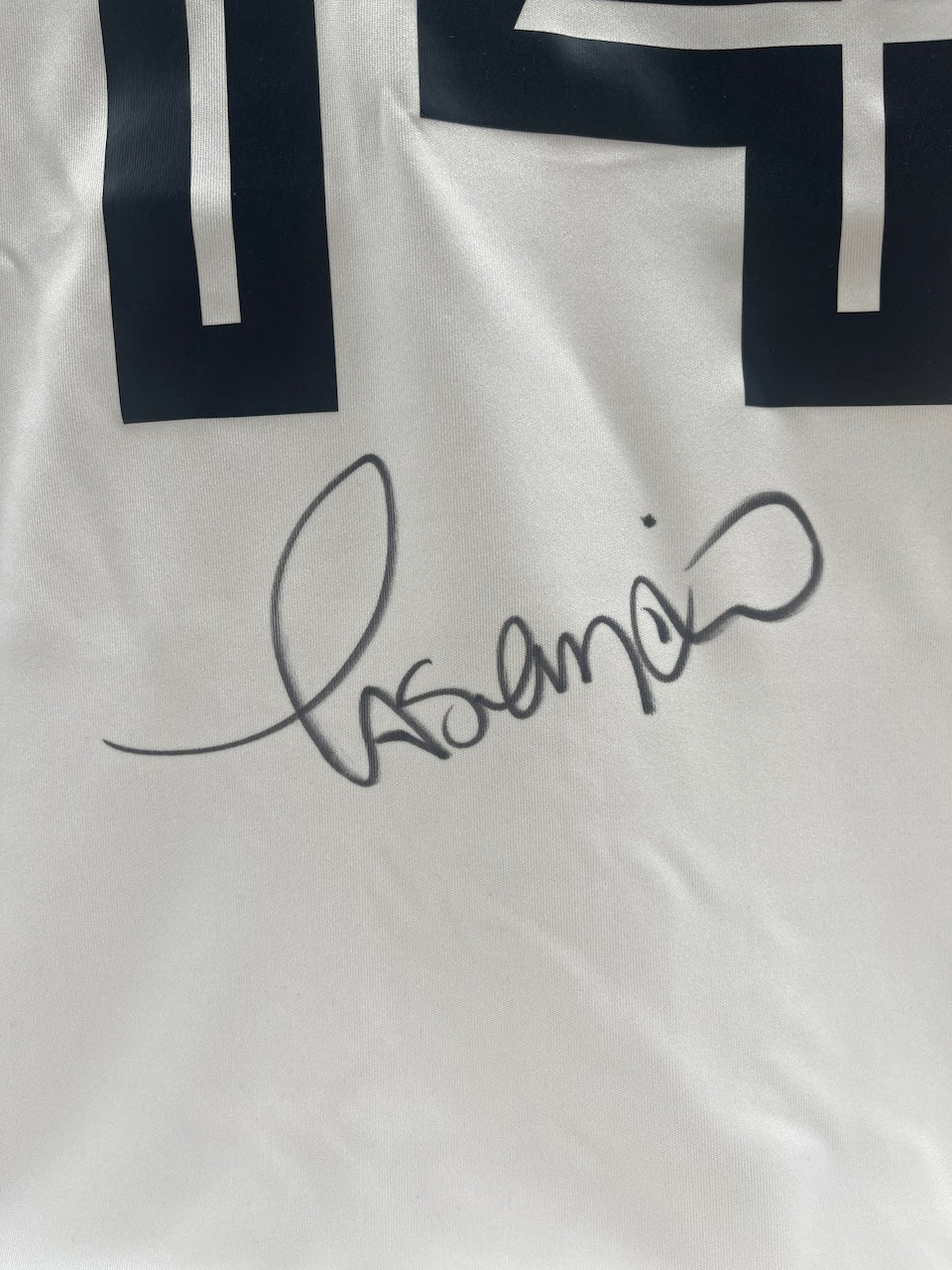 Real Madrid jersey signed by Casemiro, autographed Adidas COA M