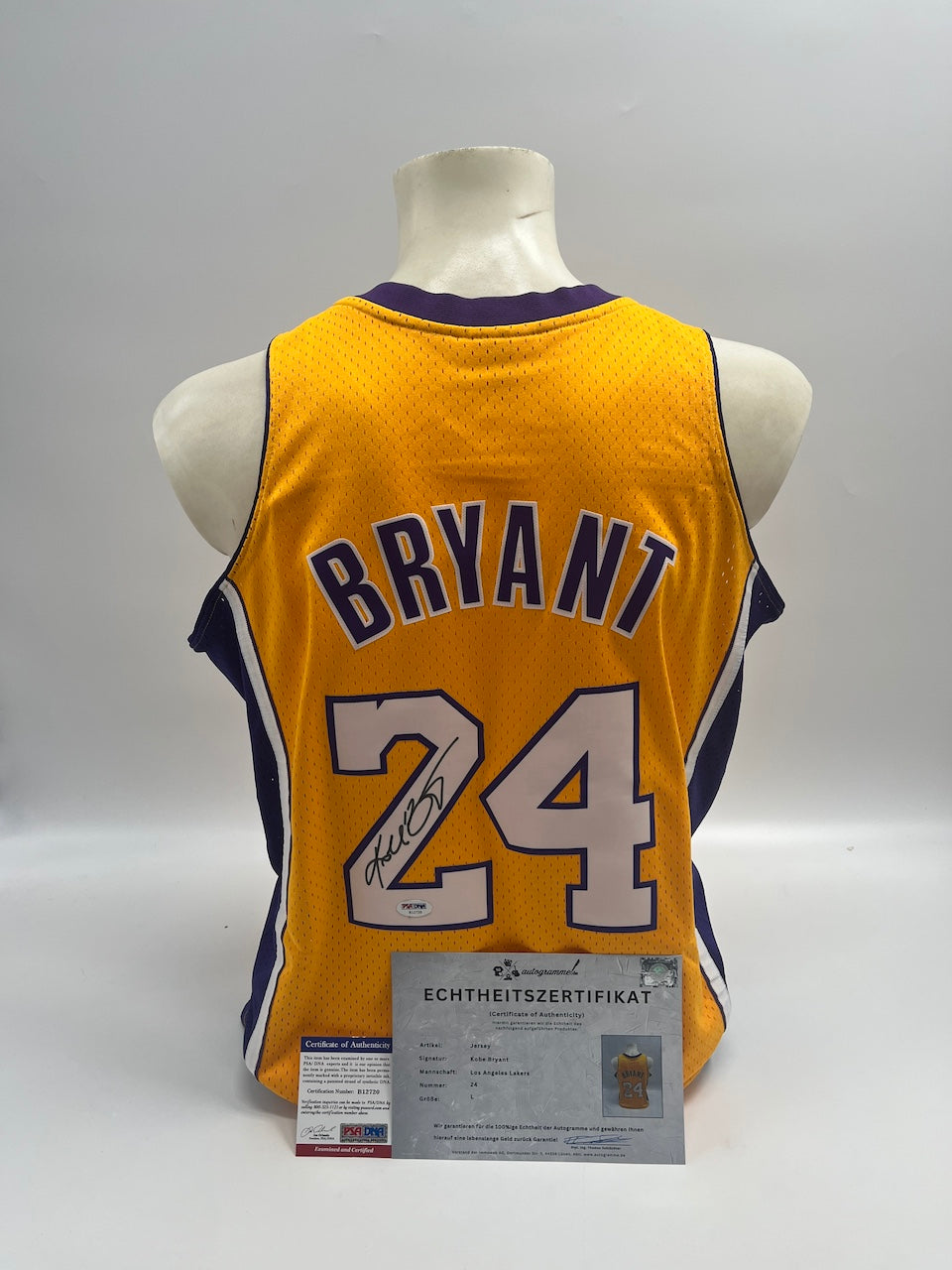 Los Angeles Lakers Jersey Kobe Bryant signs NBA Basketball COA L