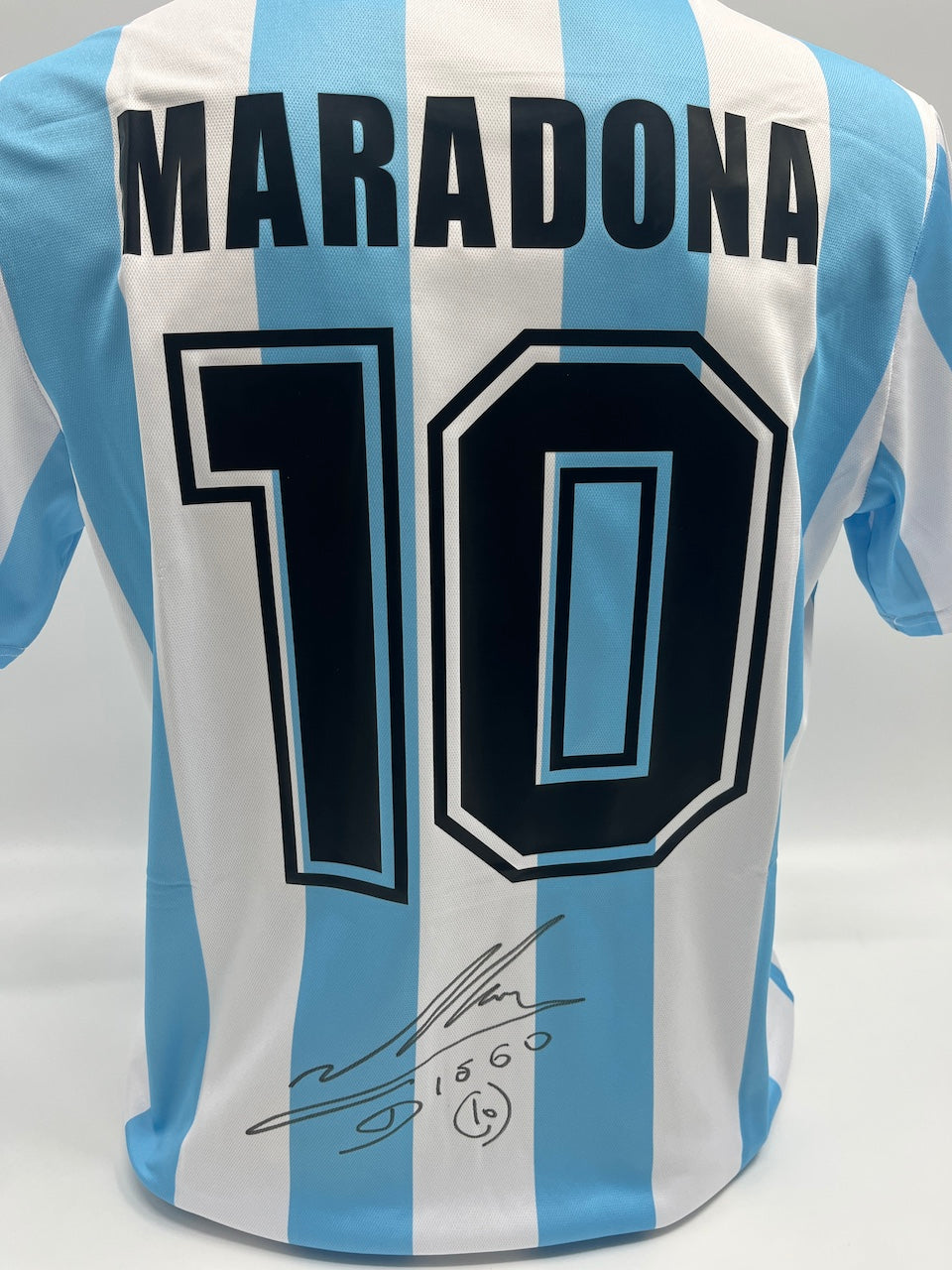 Argentina jersey signed by Diego Maradona, autographed COA L