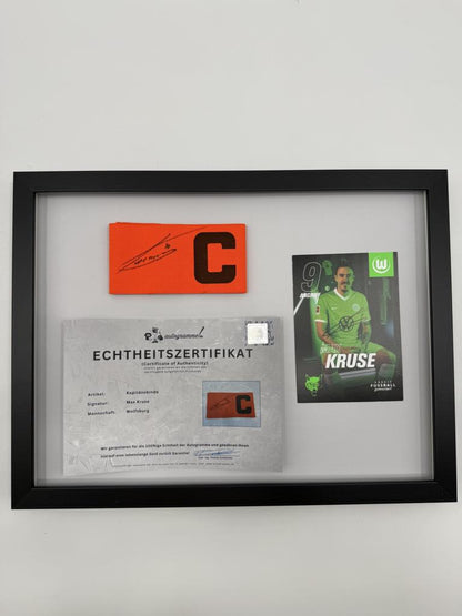 Kapitänsbinde Max Kruse signiert im Rahmen Werder Bremen COA