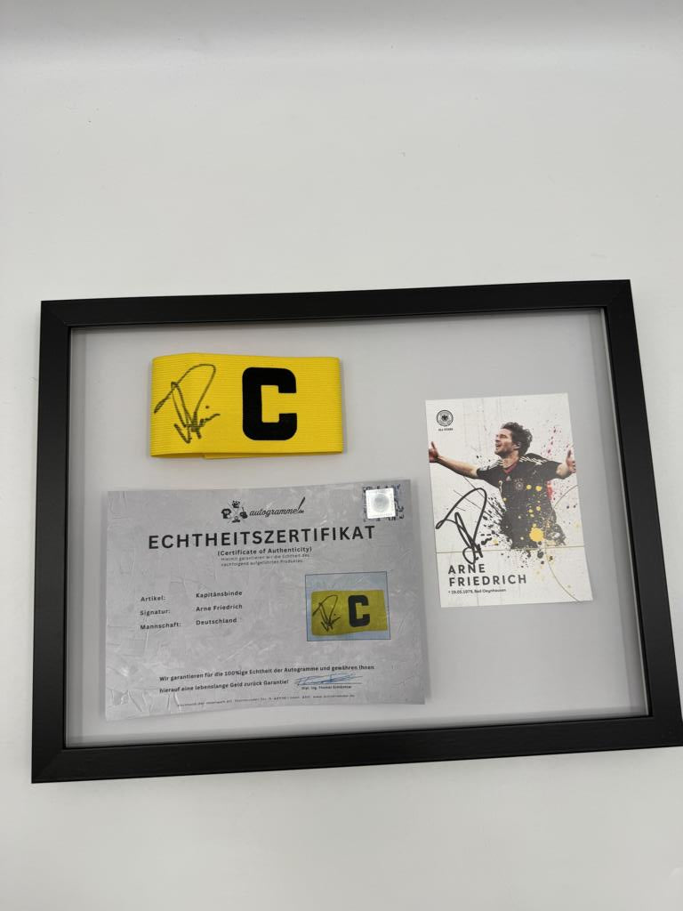 Kapitänsbinde Arne Friedrich signiert im Rahmen Deutschland COA