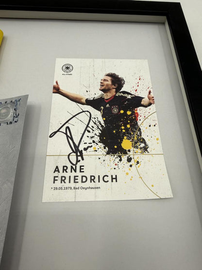 Kapitänsbinde Arne Friedrich signiert im Rahmen Deutschland COA