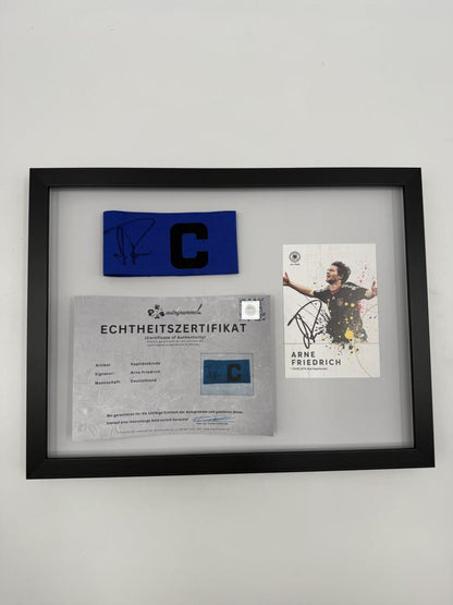 Kapitänsbinde Arne Friedrich signiert im Rahmen Deutschland COA