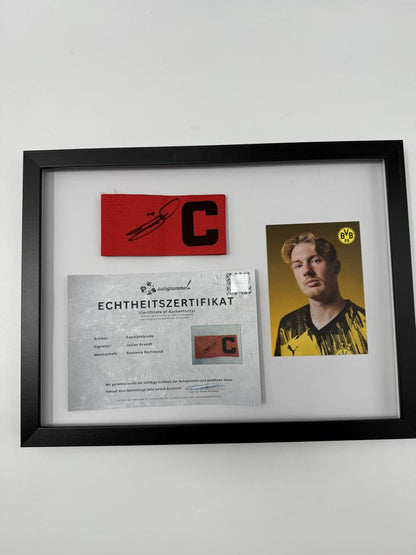 Kapitänsbinde Julian Brandt signiert im Rahmen Borussia Dortmund COA Fußball