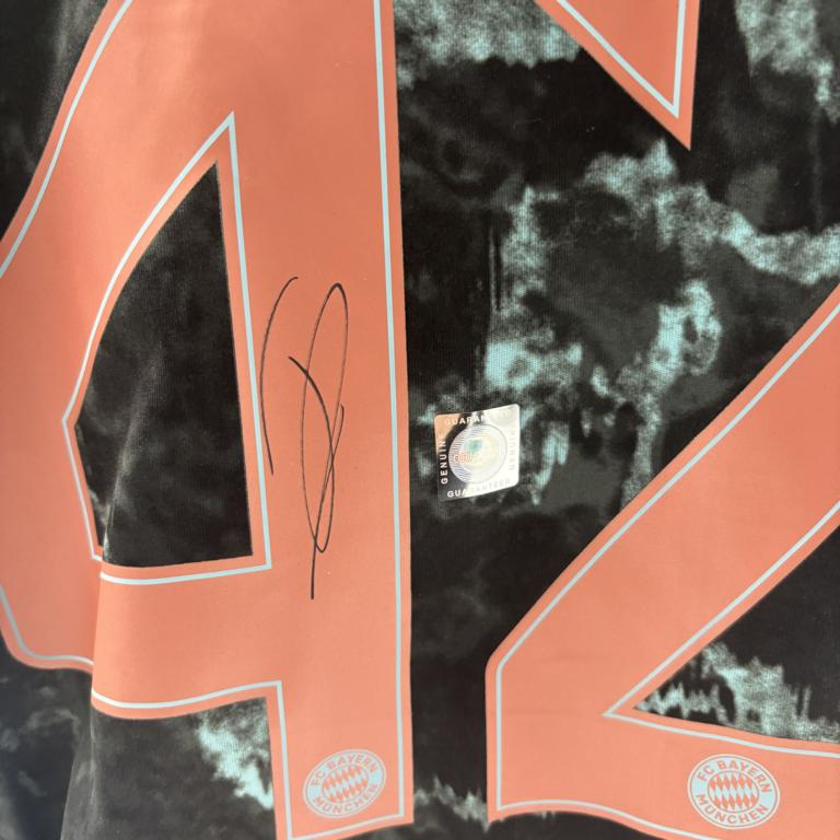 Bayern München Damentrikot Jamal Musiala signiert Autogramm Adidas COA XL