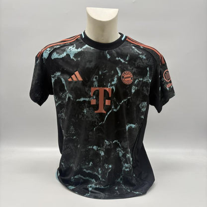 Bayern München Damentrikot Jamal Musiala signiert Autogramm Adidas COA XL