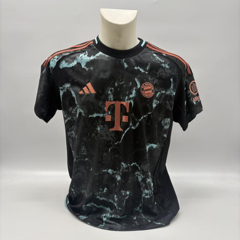 Bayern München Damentrikot Jamal Musiala signiert Autogramm Adidas COA XL