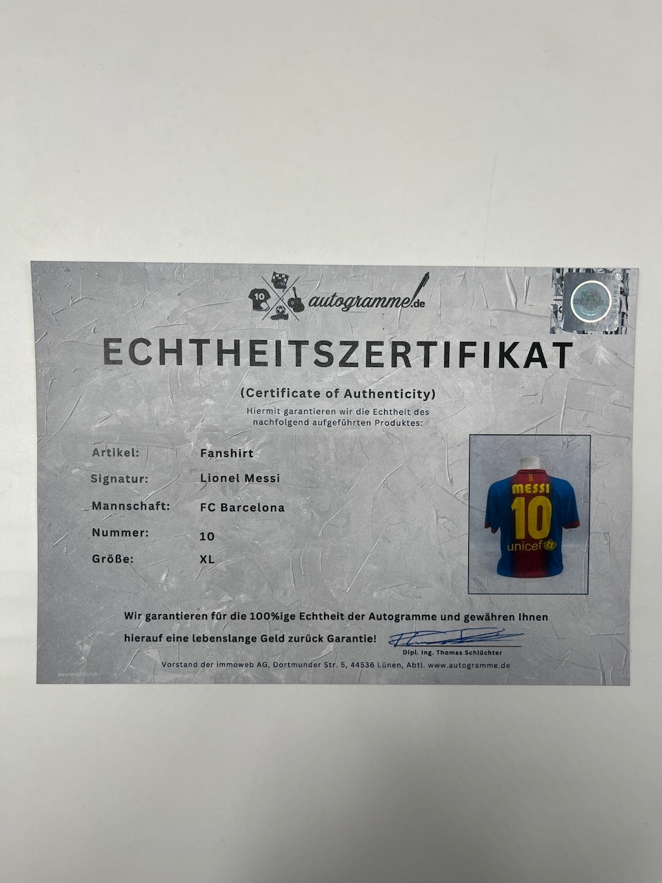 FC Barcelona fan shirt signed by Lionel Messi, COA XL