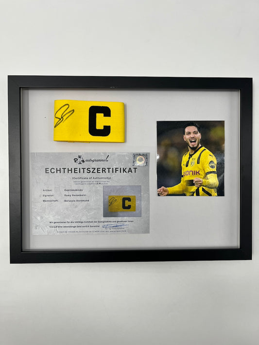 Kapitänsbinde Ramy Bensebaini signiert im Rahmen Borussia Dortmund COA