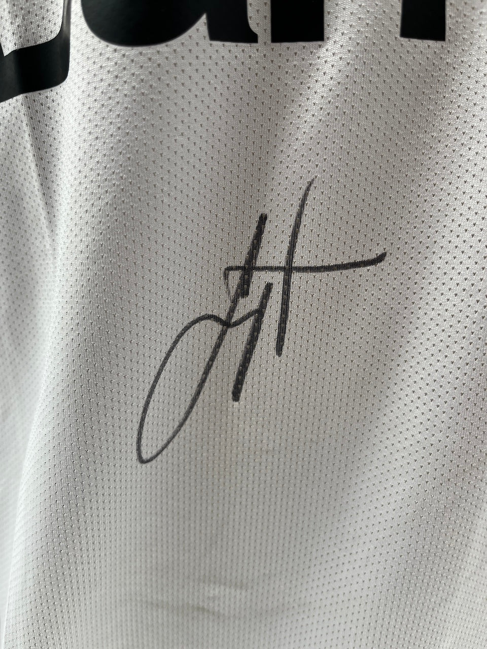 Bayer Leverkusen training shirt signed by Jonas Hofmann, Castore L