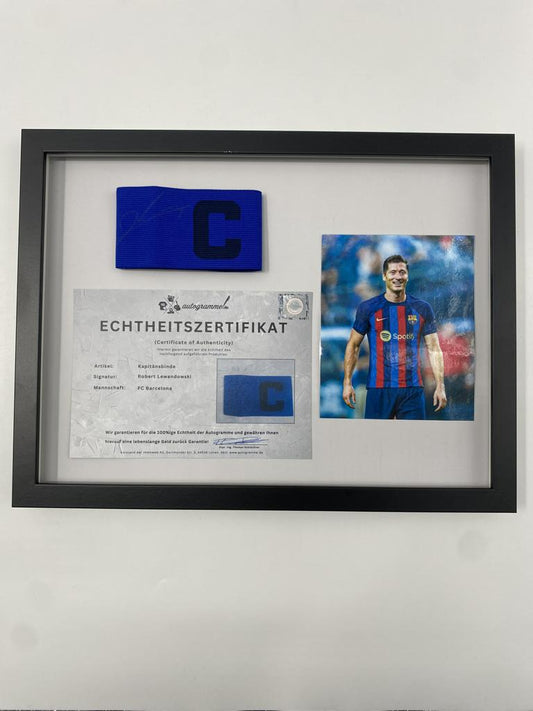 Kapitänsbinde Robert Lewandowski signiert im Rahmen FC Barcelona Fußball Autogramm