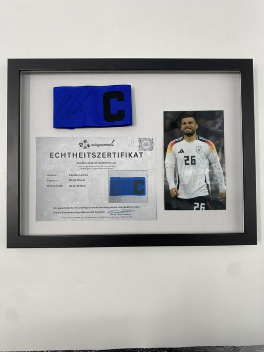Kapitänsbinde Deniz Undav signiert im Rahmen Deutschland Fußball Autogramm