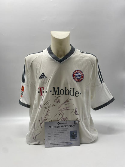 Bayern Munich jersey 2003/2004, team signed, autographed, COA, Adidas XL