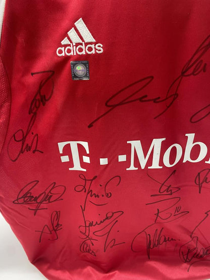 Bayern Munich jersey 2003/2004, team signed, autographed, COA Adidas 2XL