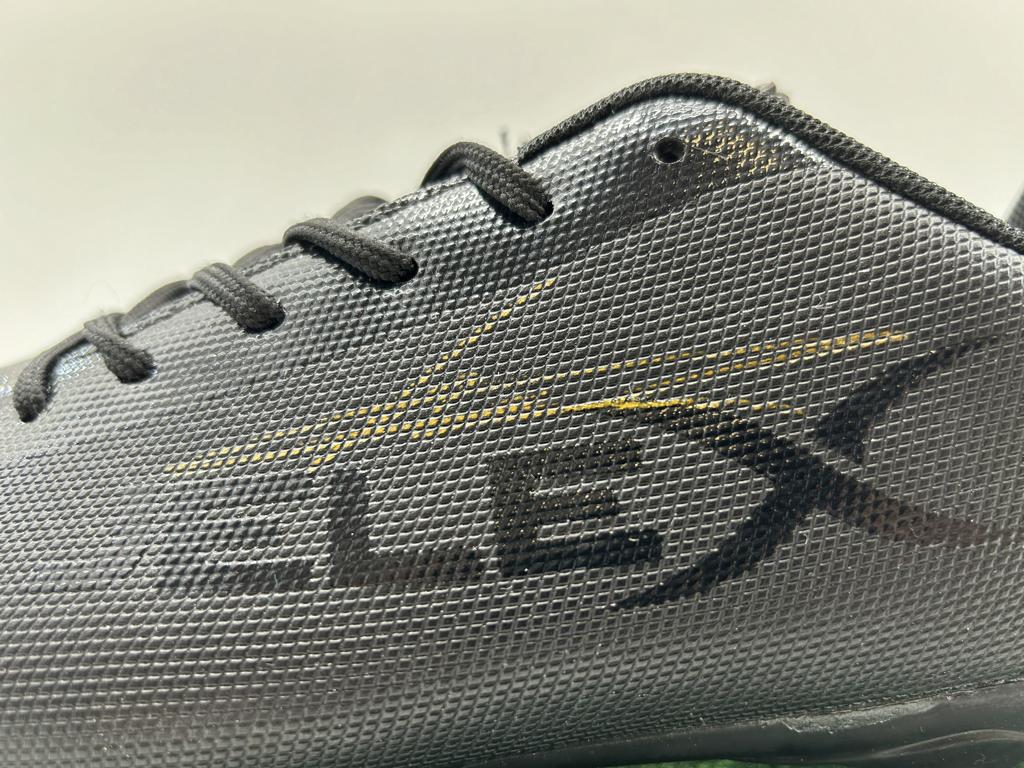 Football shoe Matthijs de Ligt signed in showcase + lighting Manchester Premier League