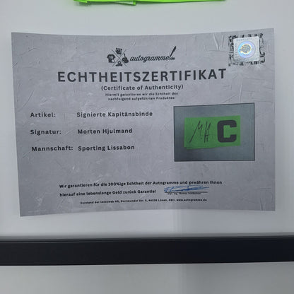 Kapitänsbinde Morten Hjulmand signiert im Rahmen Sporting Lissabon Autogramm COA