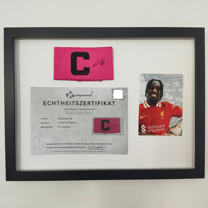 Kapitänsbinde Jeremie Frimpong signiert im Rahmen FC Liverpool Autogramm