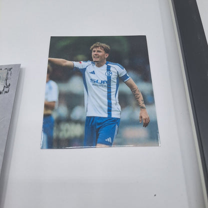 Kapitänsbinde Max Grüger signiert im Rahmen Schalke 04 COA Gelb