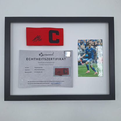 Kapitänsbinde Mika Wallentowitz signiert im Rahmen Schalke 04 COA rot