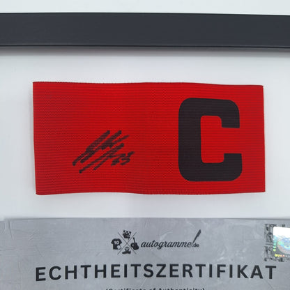 Kapitänsbinde Mika Wallentowitz signiert im Rahmen Schalke 04 COA rot