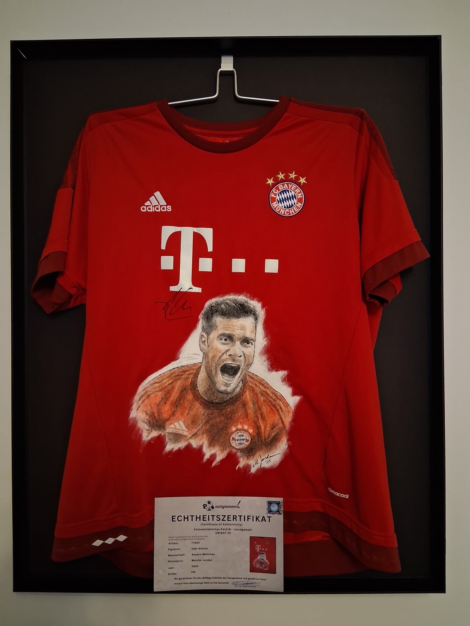 Bayern Munich Trikot Portrait Xabi Alonso hand painted and signed in 2xl