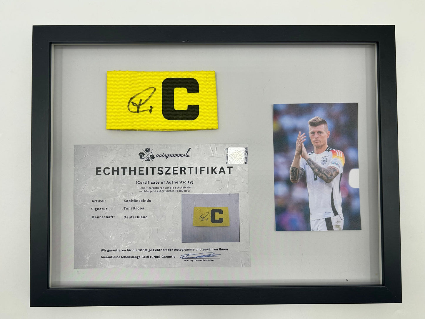Kapitänsbinde Toni Kroos signiert im Rahmen DFB Fußball COA  Autogramm