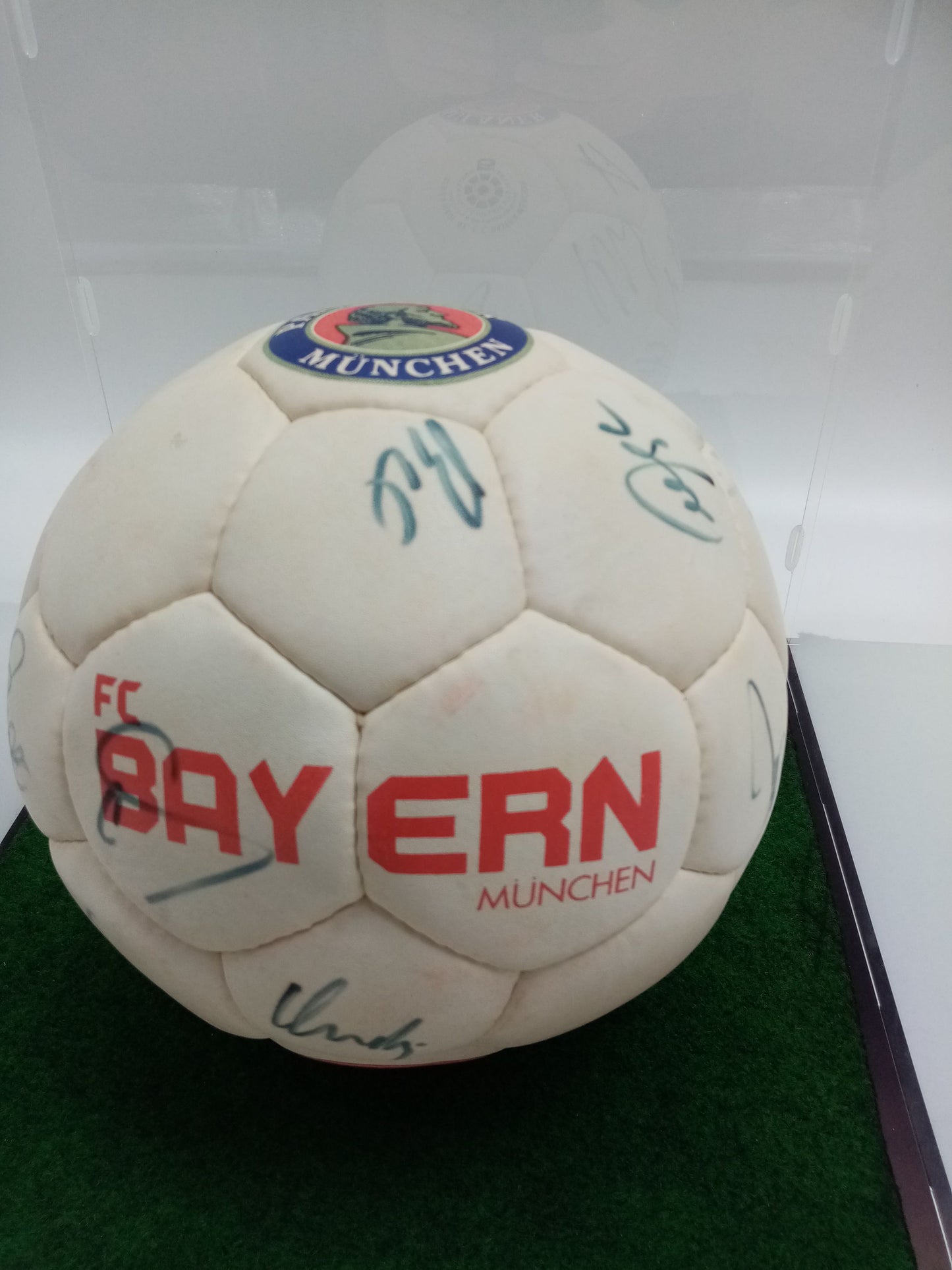 Bayern Munich Football Team signed 1996/1997 Autographs Bundesliga