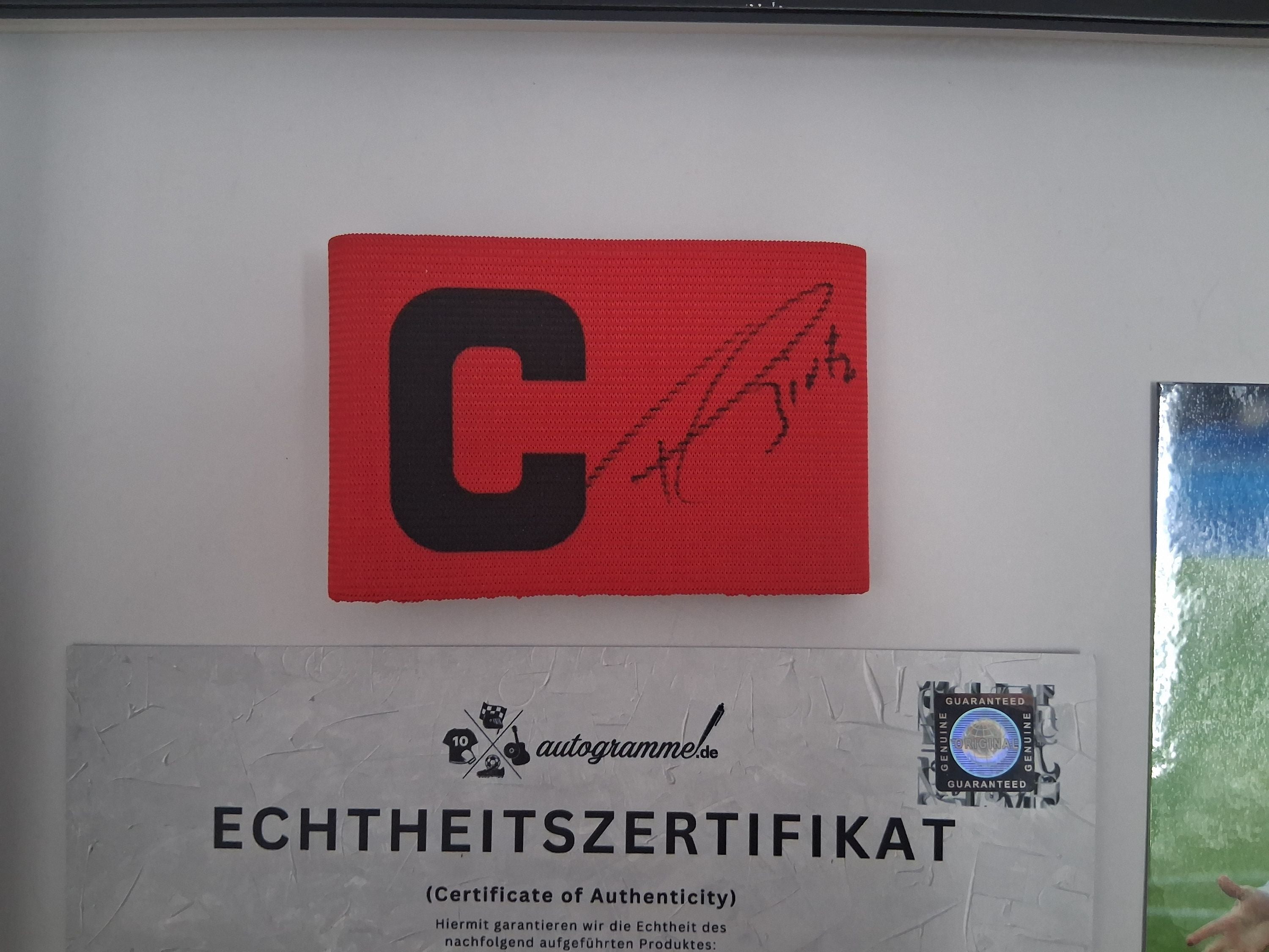 Kapitänsbinde Florian Wirtz signiert im Rahmen Deutschland Autogramm COA