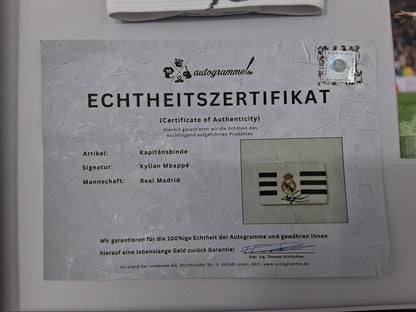 Kapitänsbinde Kylian Mbappe signiert im Rahmen Real Madrid Frankreich Autogramm