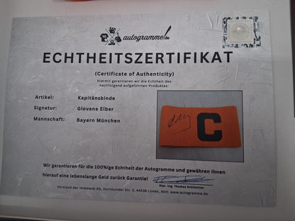 Kapitänsbinde Giovane Elber signiert im Rahmen Bayern München Autogramm