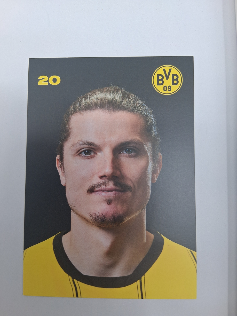 Kapitänsbinde Marcel Sabitzer signiert im Rahmen Borussia Dortmund COA