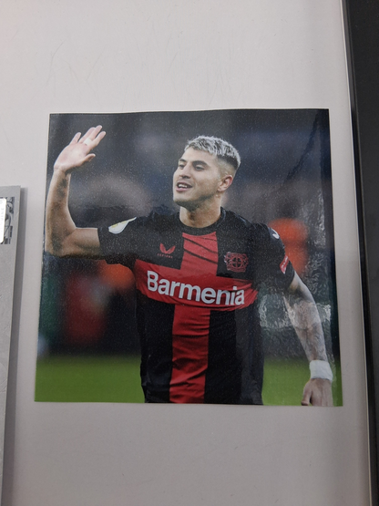 Captain's armband Exequiel Palacios signed in frame, autograph Bayer 04 Leverkusen