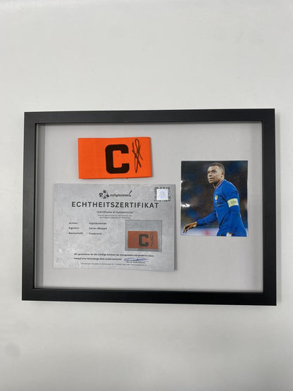 Kapitänsbinde Kylian Mbappé signiert im Rahmen Frankreich COA Autogramm
