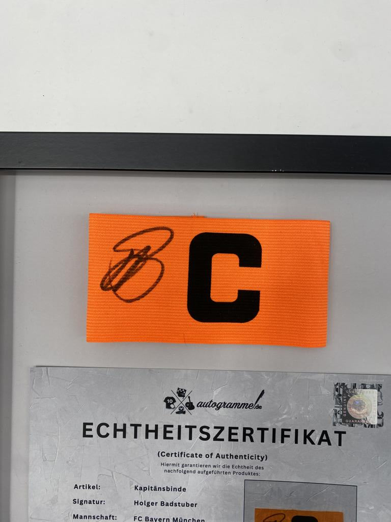 Kapitänsbinde Holger Badstuber signiert im Rahmen Bayern München Fußball COA